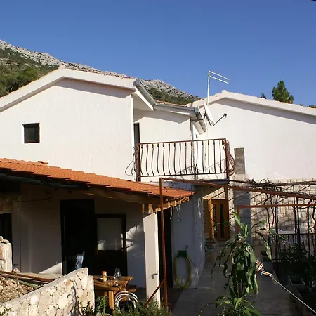Jagodna 4000a * Hvar Town